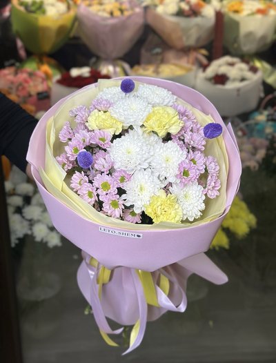 Букет «Хризантема с сантини и гвоздикой» — доставка цветов в Шемонаихе